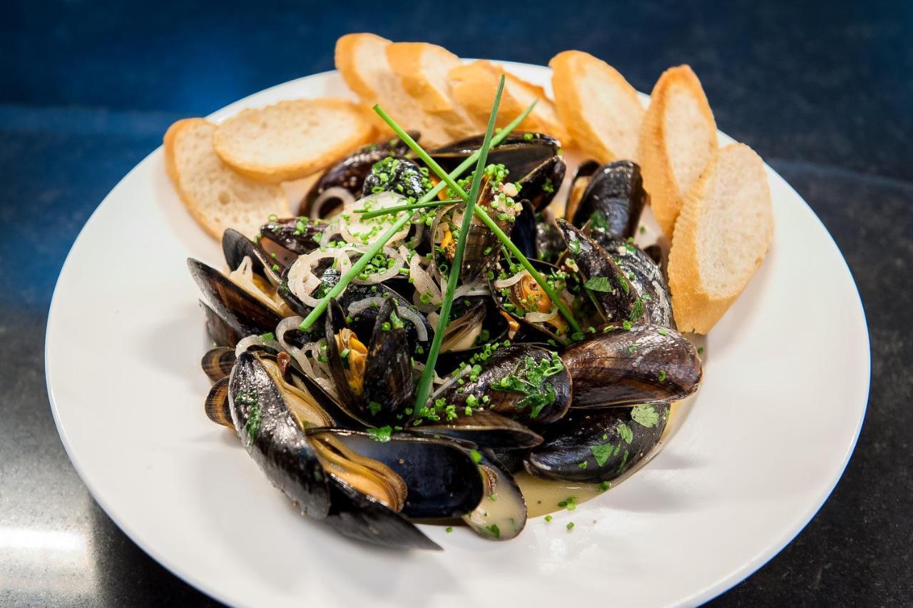 Hotel Royal & Spa Bialystok Exterior photo Mussels prepared in a French style
